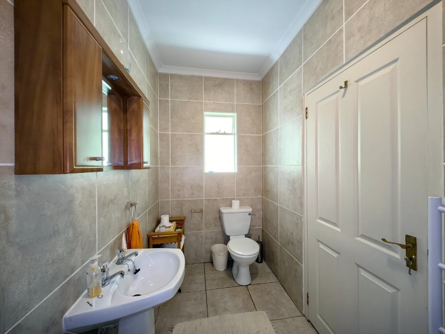 To Let 3 Bedroom Property for Rent in Gordons Bay Village Western Cape